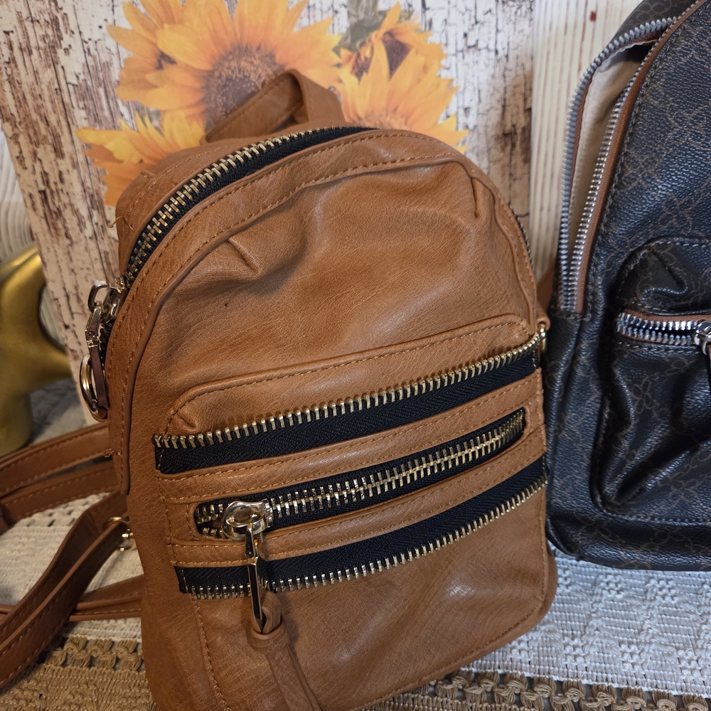 Set Of Backpacks - Picture 4 of 11